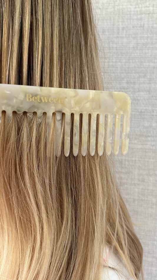 Comb in Yellow Pearl