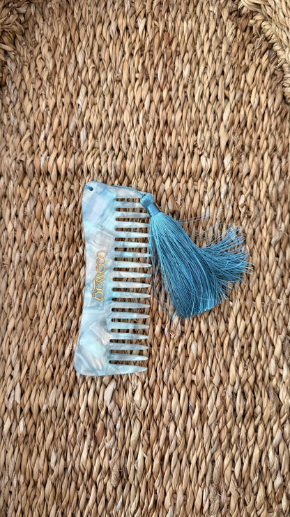 Comb Blue Sky